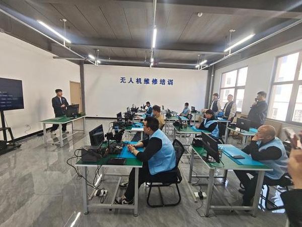 无人机修理技术到底去哪学？来武汉运安通边修边学更靠谱！