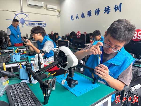 武汉无人机云台报错？😰别慌，教你快速维修💰