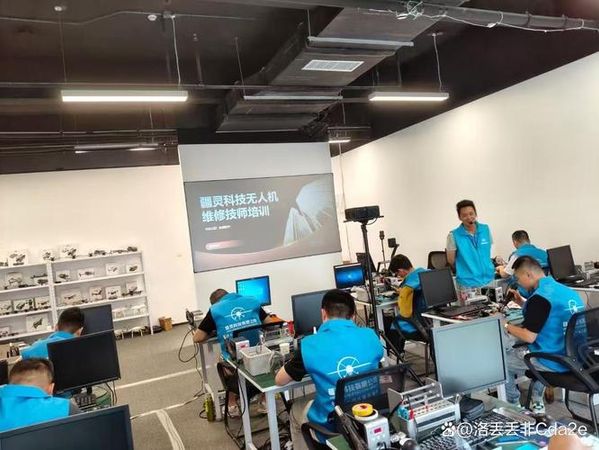 这是大疆无人机通电黑屏怎么办？武汉修无人机师傅帮你搞定💡